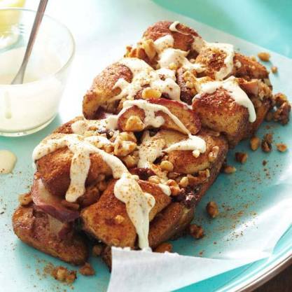Apple-Cinnamon Pull Apart Bread 