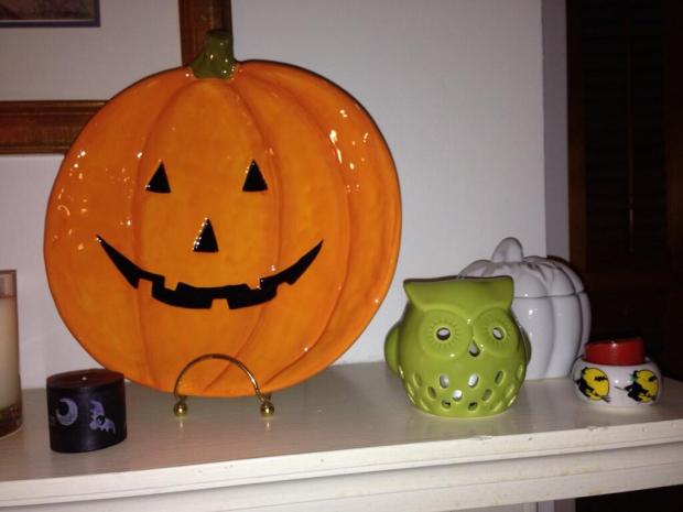 Our Halloween Mantel 3